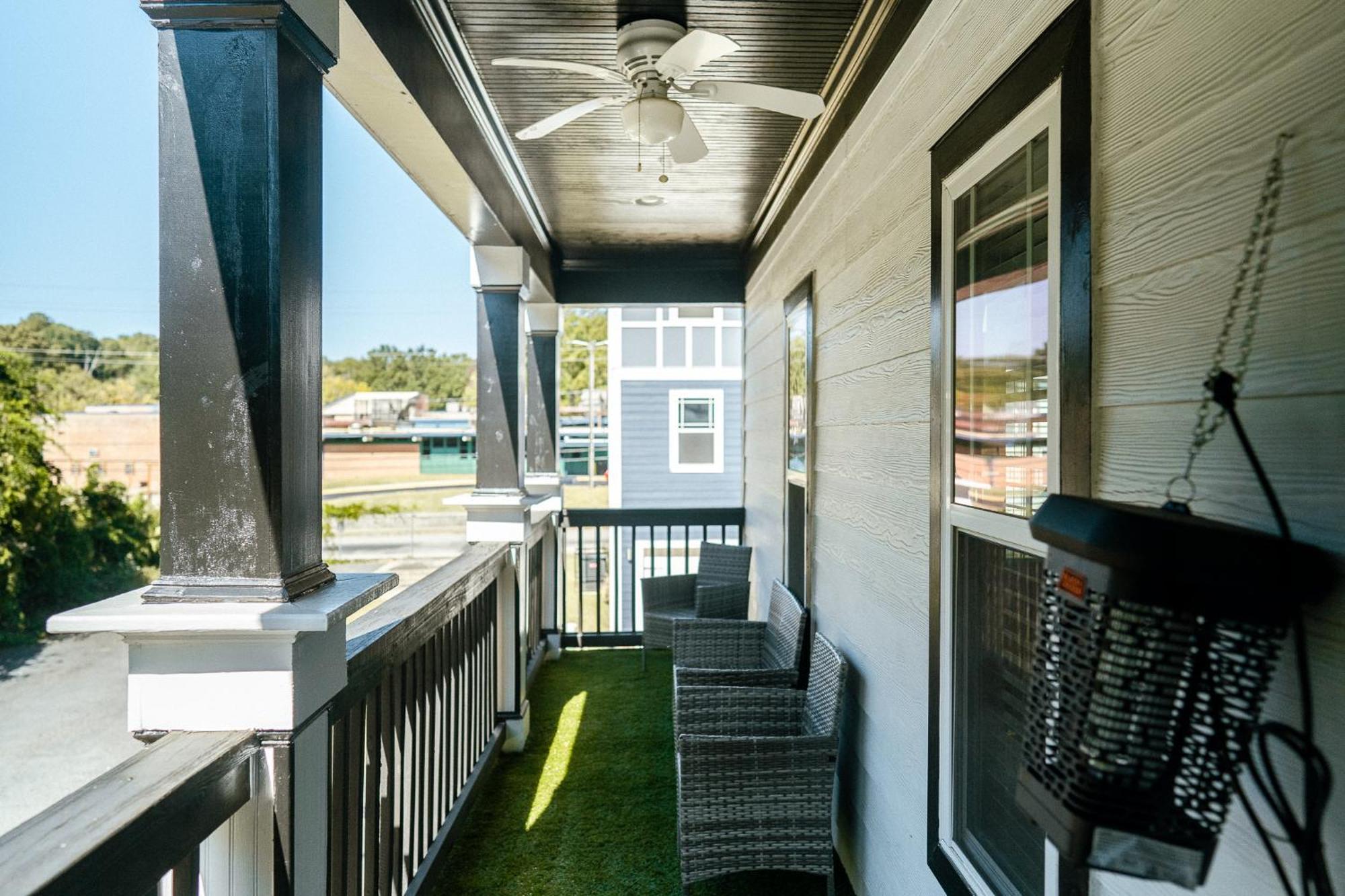 Enjoy This Mini-Mansion Near Downtown And The Airport! Atlanta Eksteriør bilde