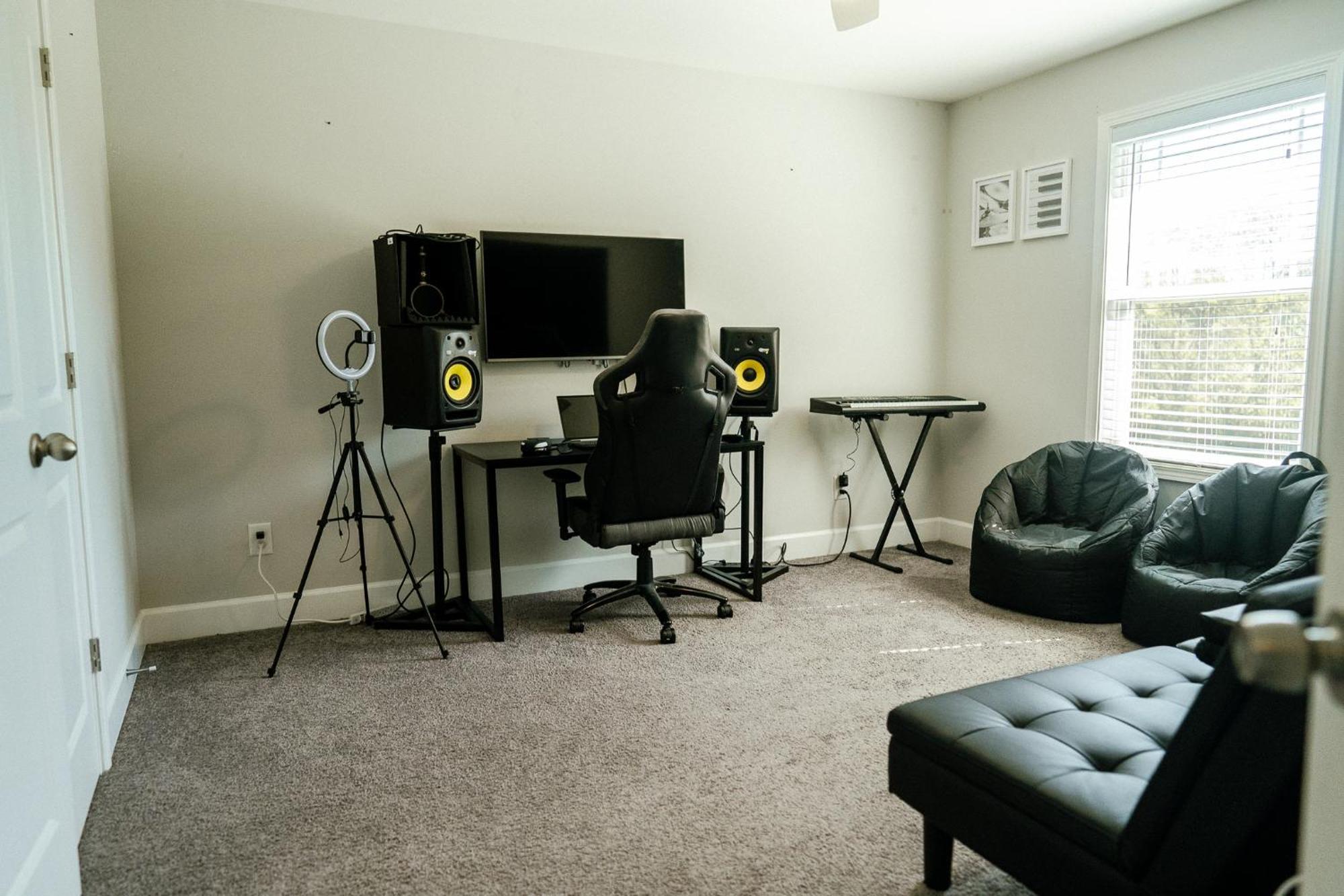 Enjoy This Mini-Mansion Near Downtown And The Airport! Atlanta Eksteriør bilde