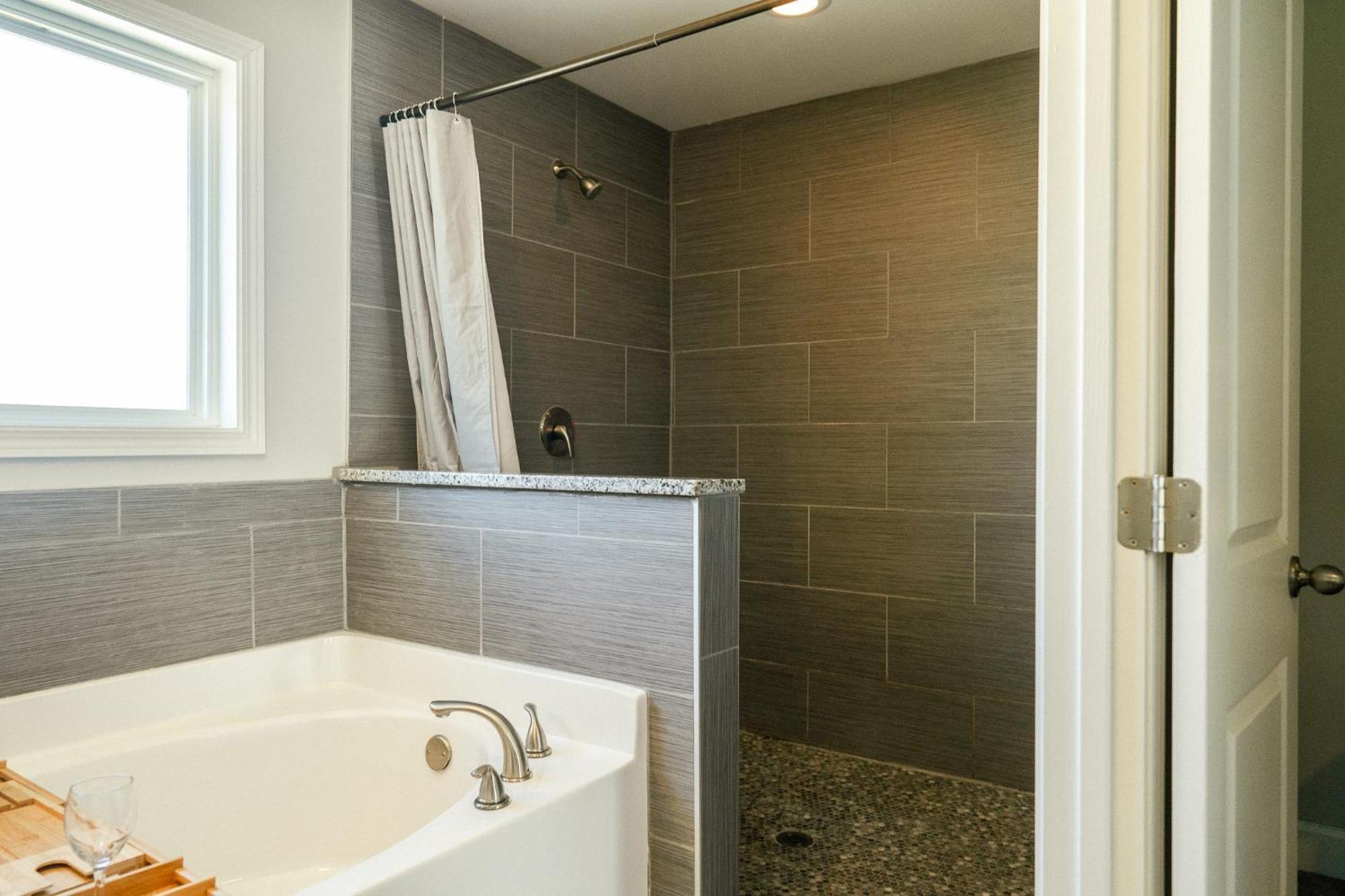 Enjoy This Mini-Mansion Near Downtown And The Airport! Atlanta Eksteriør bilde