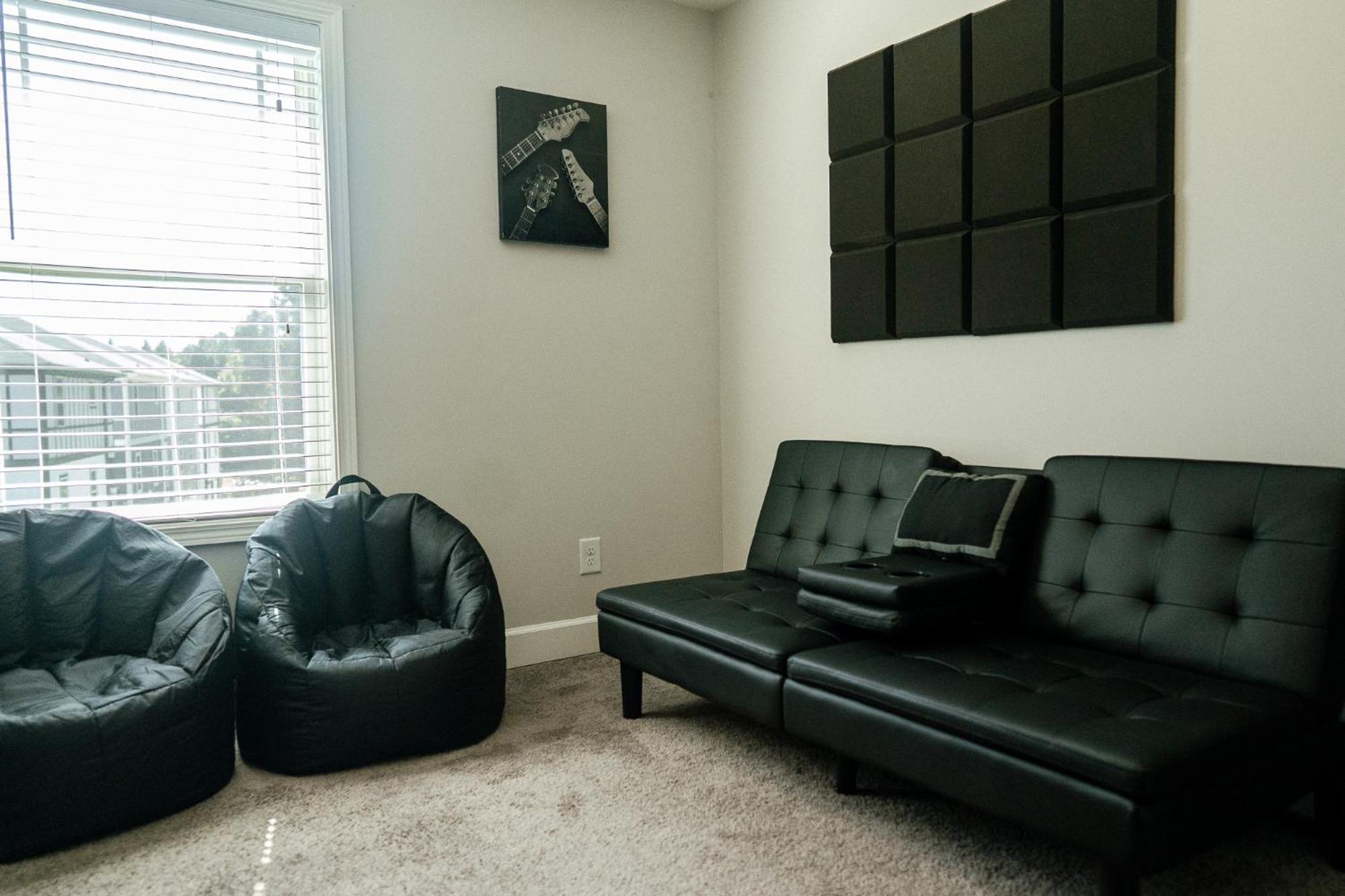 Enjoy This Mini-Mansion Near Downtown And The Airport! Atlanta Eksteriør bilde