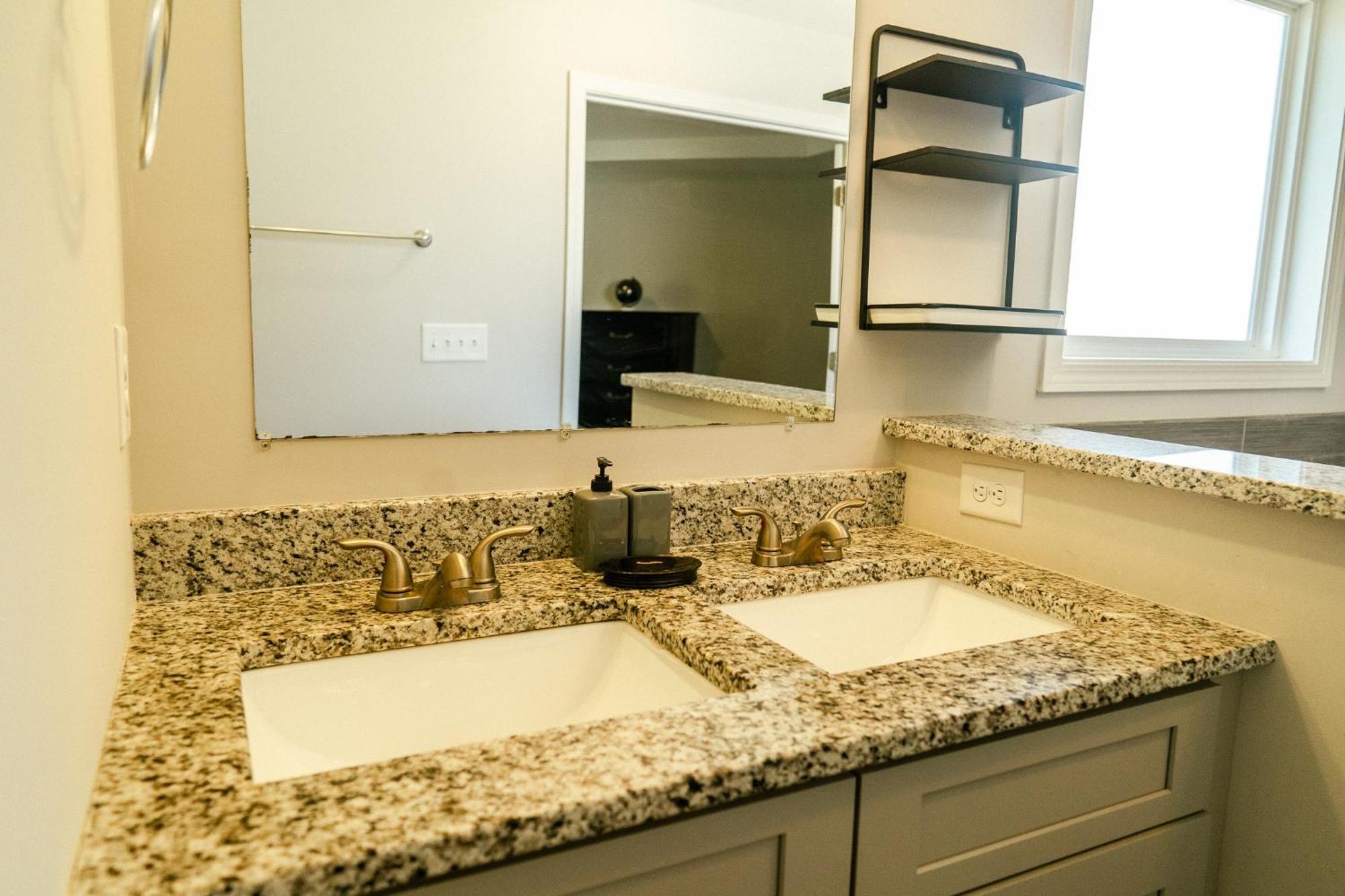 Enjoy This Mini-Mansion Near Downtown And The Airport! Atlanta Eksteriør bilde