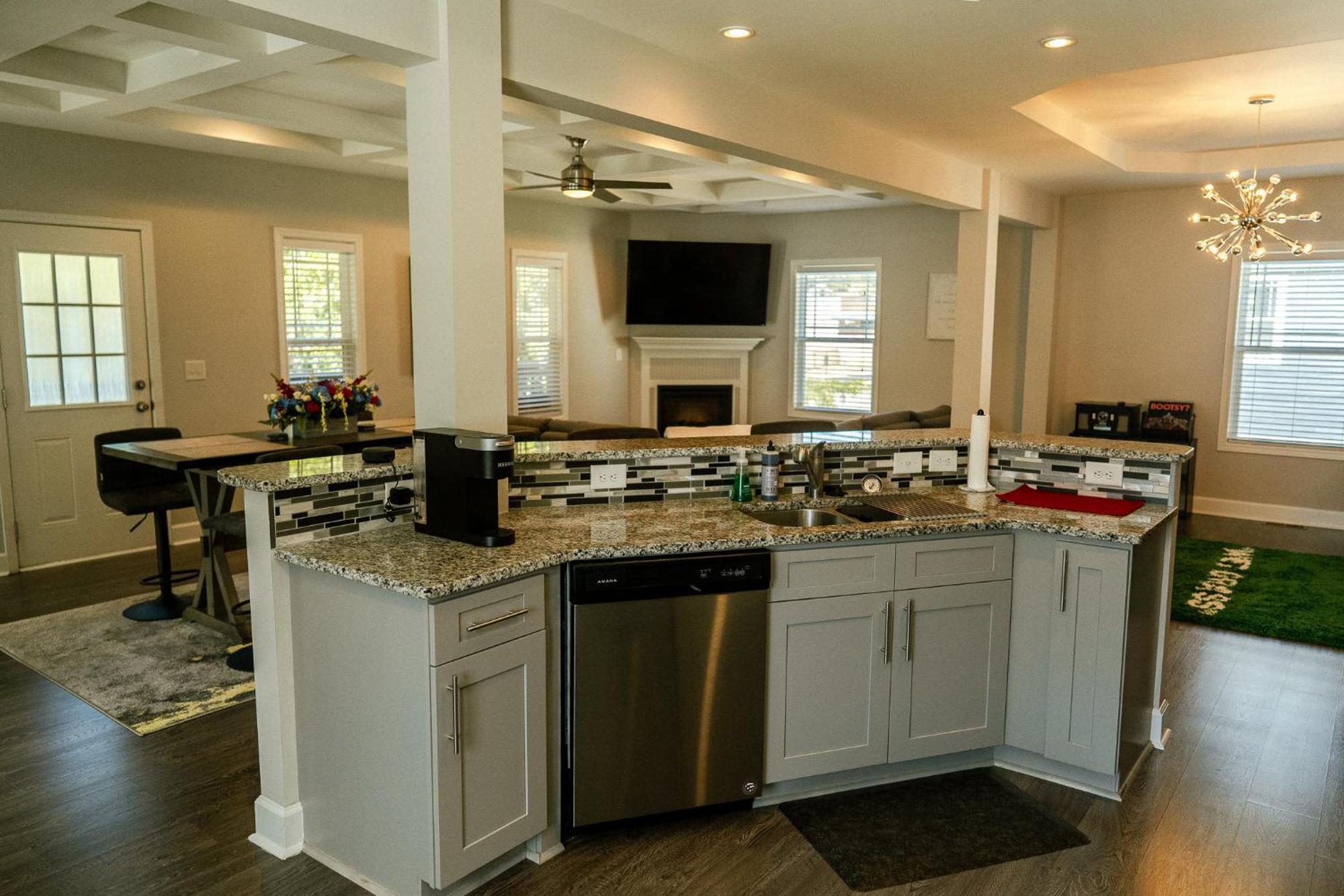 Enjoy This Mini-Mansion Near Downtown And The Airport! Atlanta Eksteriør bilde